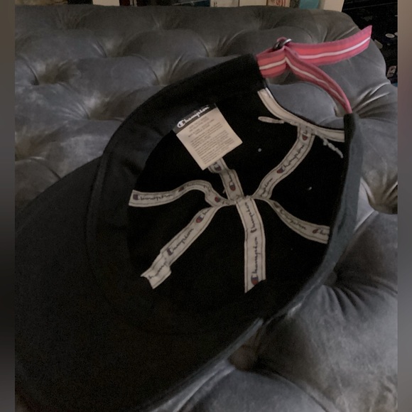 Women’s Black Champion Hat. - Picture 3 of 4